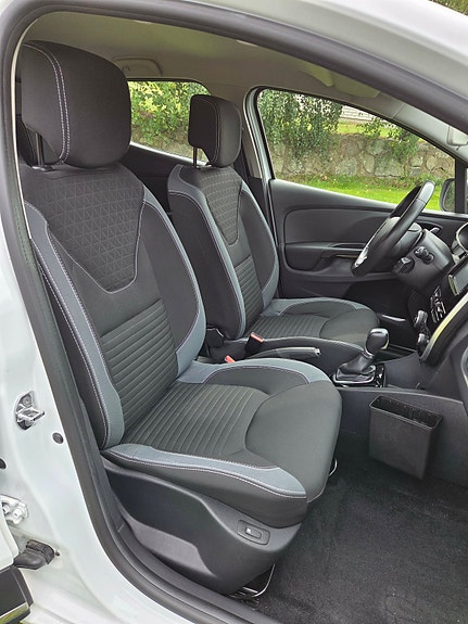 Renault Clio 10 of 12