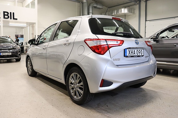 Toyota Yaris 4 of 25