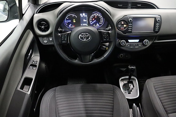 Toyota Yaris 11 of 25