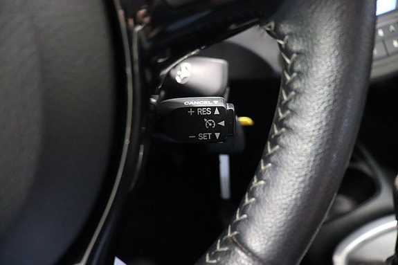 Toyota Yaris 17 of 25