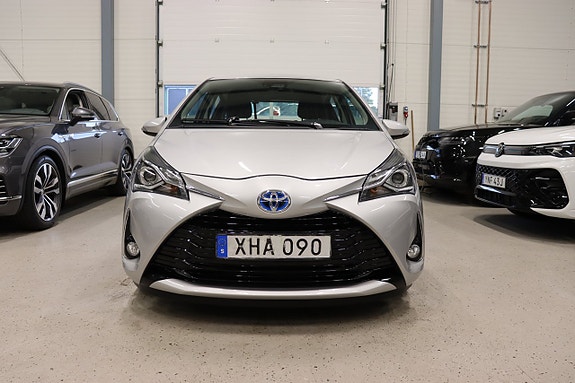 Toyota Yaris 3 of 25