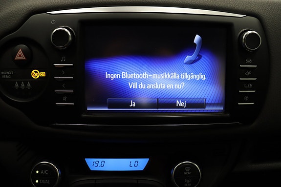 Toyota Yaris 22 of 25