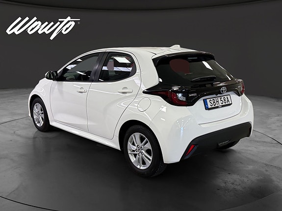 Toyota Yaris 7 of 16
