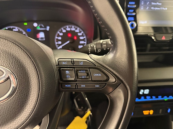 Toyota Yaris 15 of 16