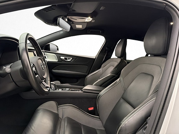Volvo V60 11 of 30