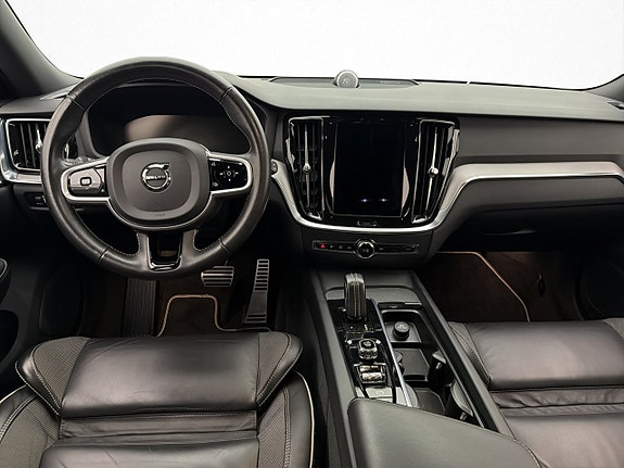 Volvo V60 13 of 30