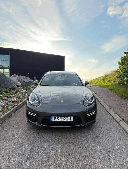 Porsche Panamera GTS 2 of 7