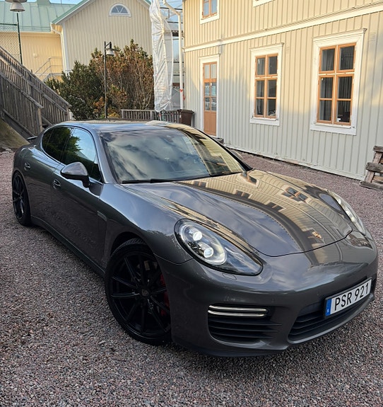Porsche Panamera GTS 6 of 7