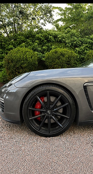Porsche Panamera GTS 4 of 7
