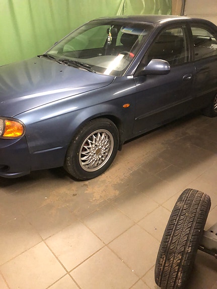 Kia Shuma 2 of 4