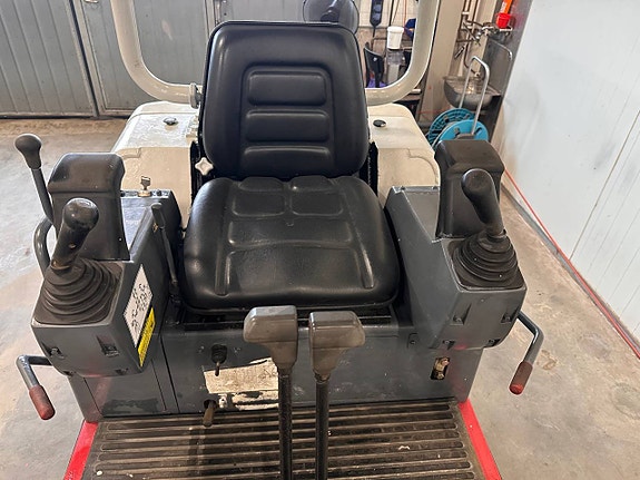 Takeuchi TB016 Grävmaskin / Minigrävare – 2006 – 2 232 h 7 of 9