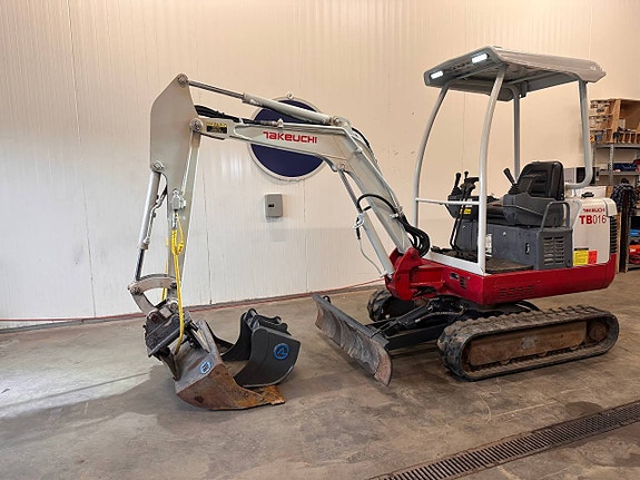 Takeuchi TB016 Grävmaskin / Minigrävare – 2006 – 2 232 h 2 of 9