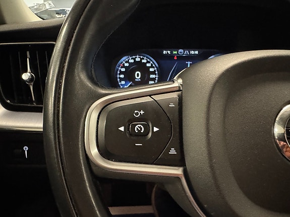 Volvo XC60 16 of 24