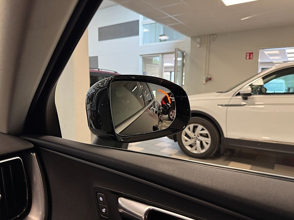 Volvo XC60 17 of 24