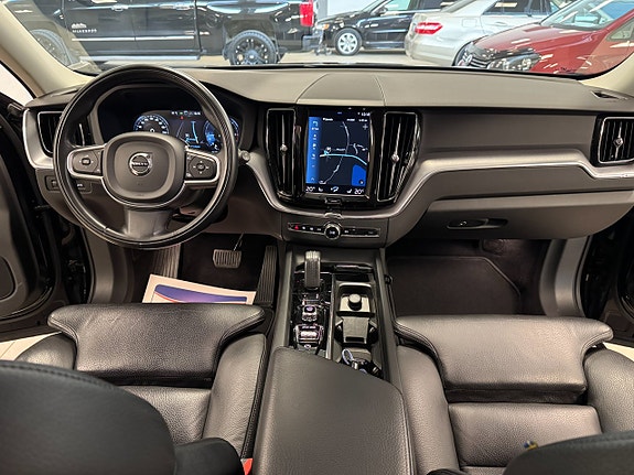 Volvo XC60 7 of 24