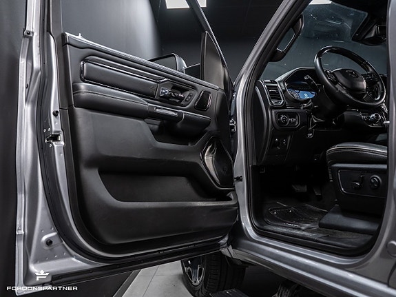 Dodge RAM 1500 17 of 30