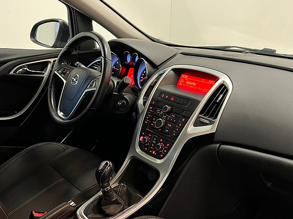 Opel Astra 18 of 24