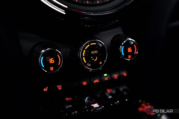 MINI Cooper S 21 of 26