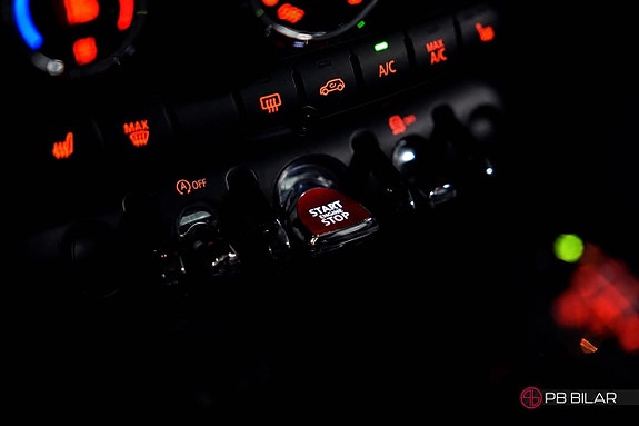 MINI Cooper S 22 of 26