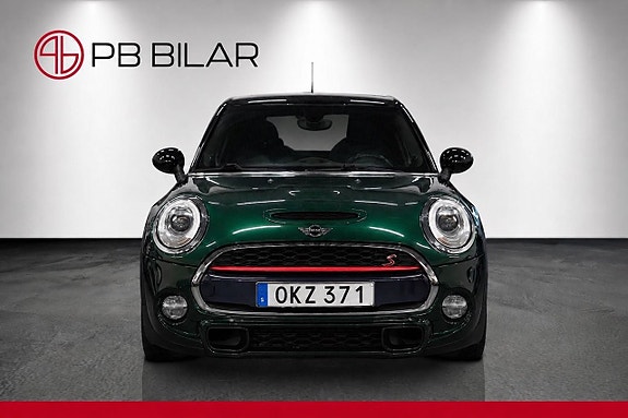 MINI Cooper S 4 of 26