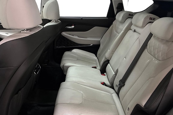Hyundai Santa Fe 13 of 30