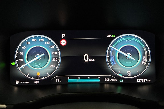 Hyundai Santa Fe 18 of 30
