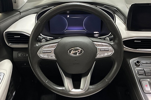 Hyundai Santa Fe 17 of 30