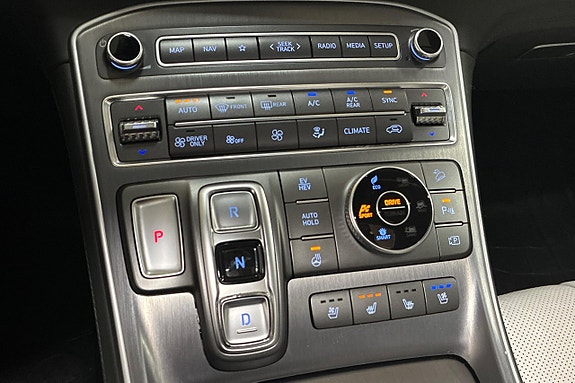 Hyundai Santa Fe 25 of 30