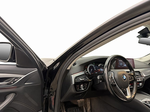 BMW 520i 11 of 30