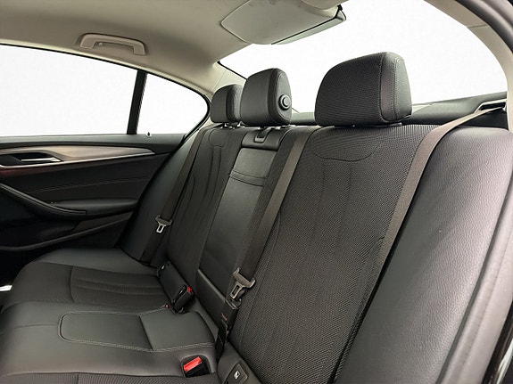 BMW 520i 29 of 30