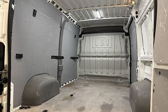 Peugeot Boxer 16 of 18