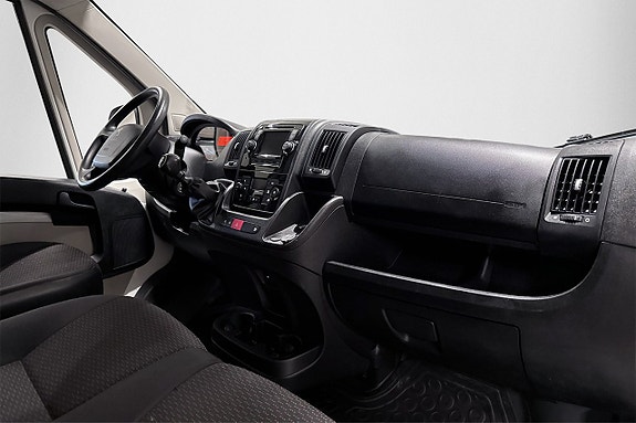 Peugeot Boxer 8 of 18
