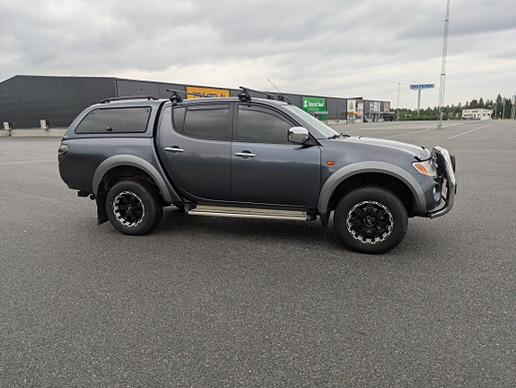 Mitsubishi L200 3 of 6