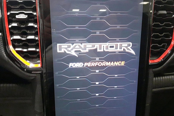 Ford Ranger Raptor 12 of 17