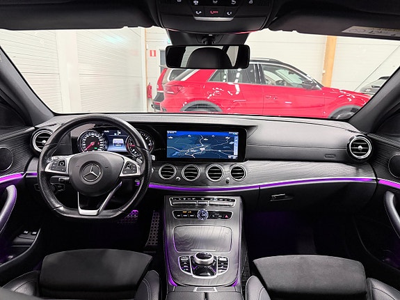 Mercedes-Benz E200 15 of 25
