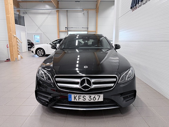 Mercedes-Benz E200 5 of 25