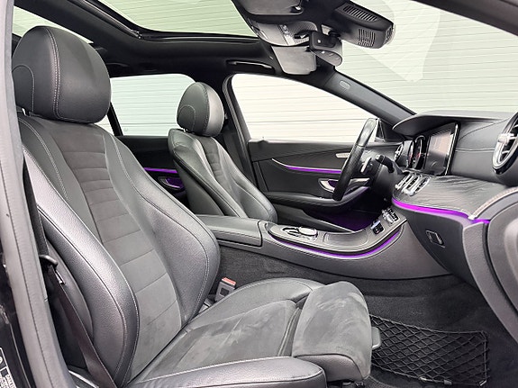 Mercedes-Benz E200 24 of 25
