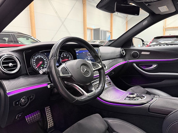 Mercedes-Benz E200 14 of 25