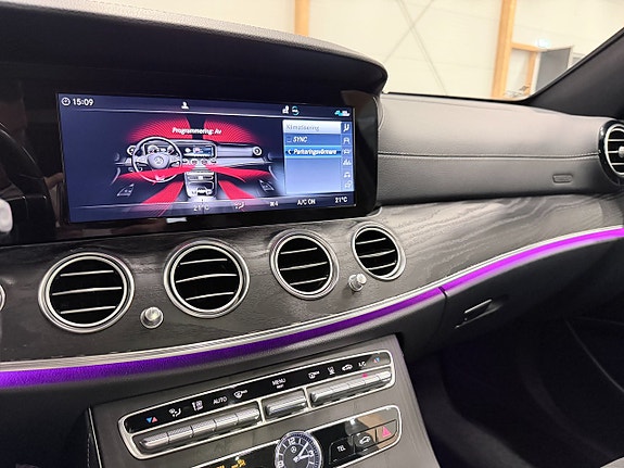 Mercedes-Benz E200 17 of 25