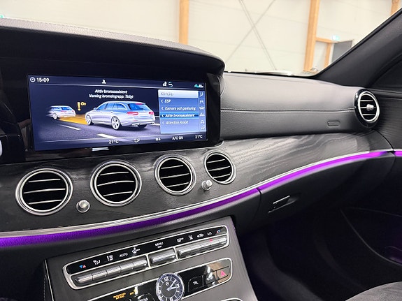 Mercedes-Benz E200 19 of 25