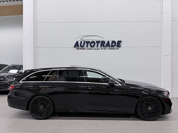 Mercedes-Benz E200 7 of 25