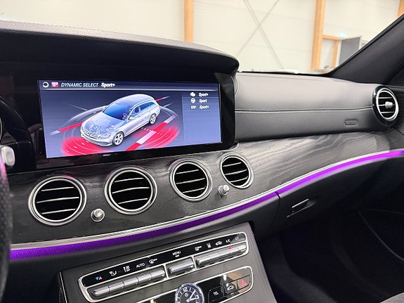 Mercedes-Benz E200 18 of 25