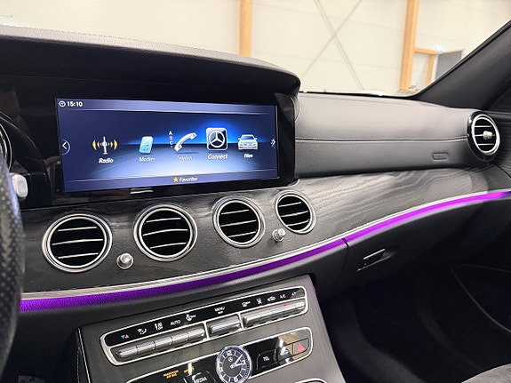 Mercedes-Benz E200 21 of 25