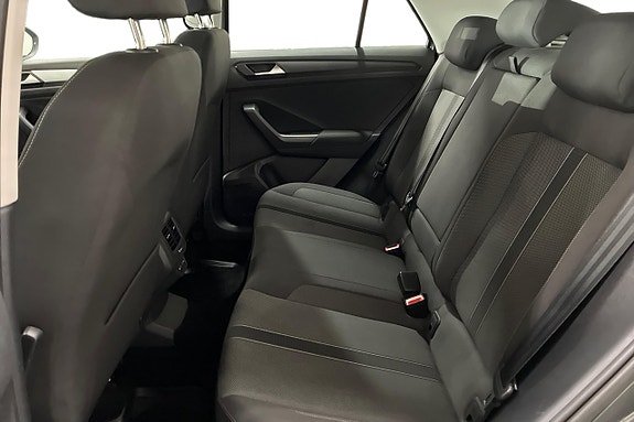 Volkswagen T-Roc 14 of 23