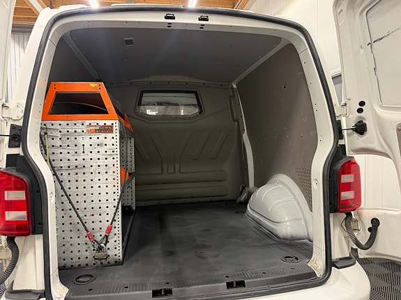 Volkswagen Transporter 13 of 27