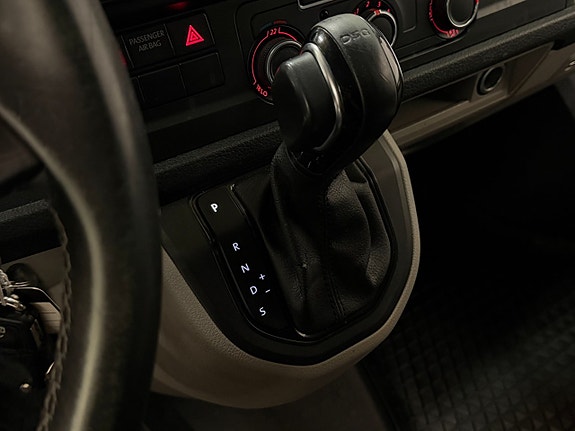 Volkswagen Transporter 26 of 27