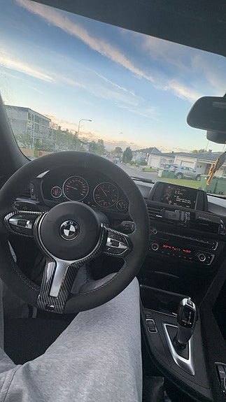 BMW 320d 5 of 9