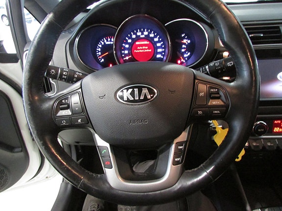 Kia Rio 14 of 18