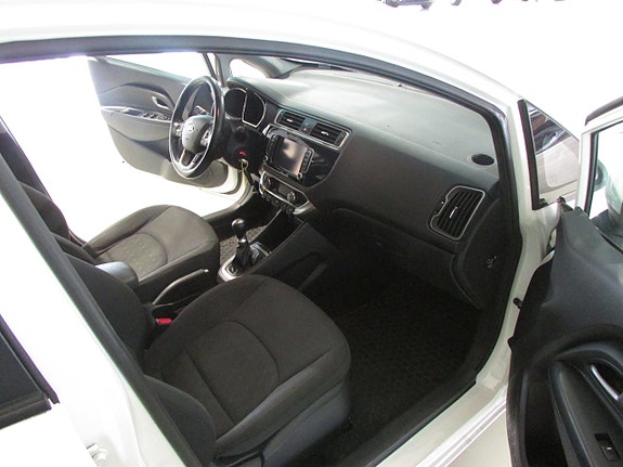 Kia Rio 10 of 18