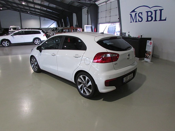 Kia Rio 7 of 18